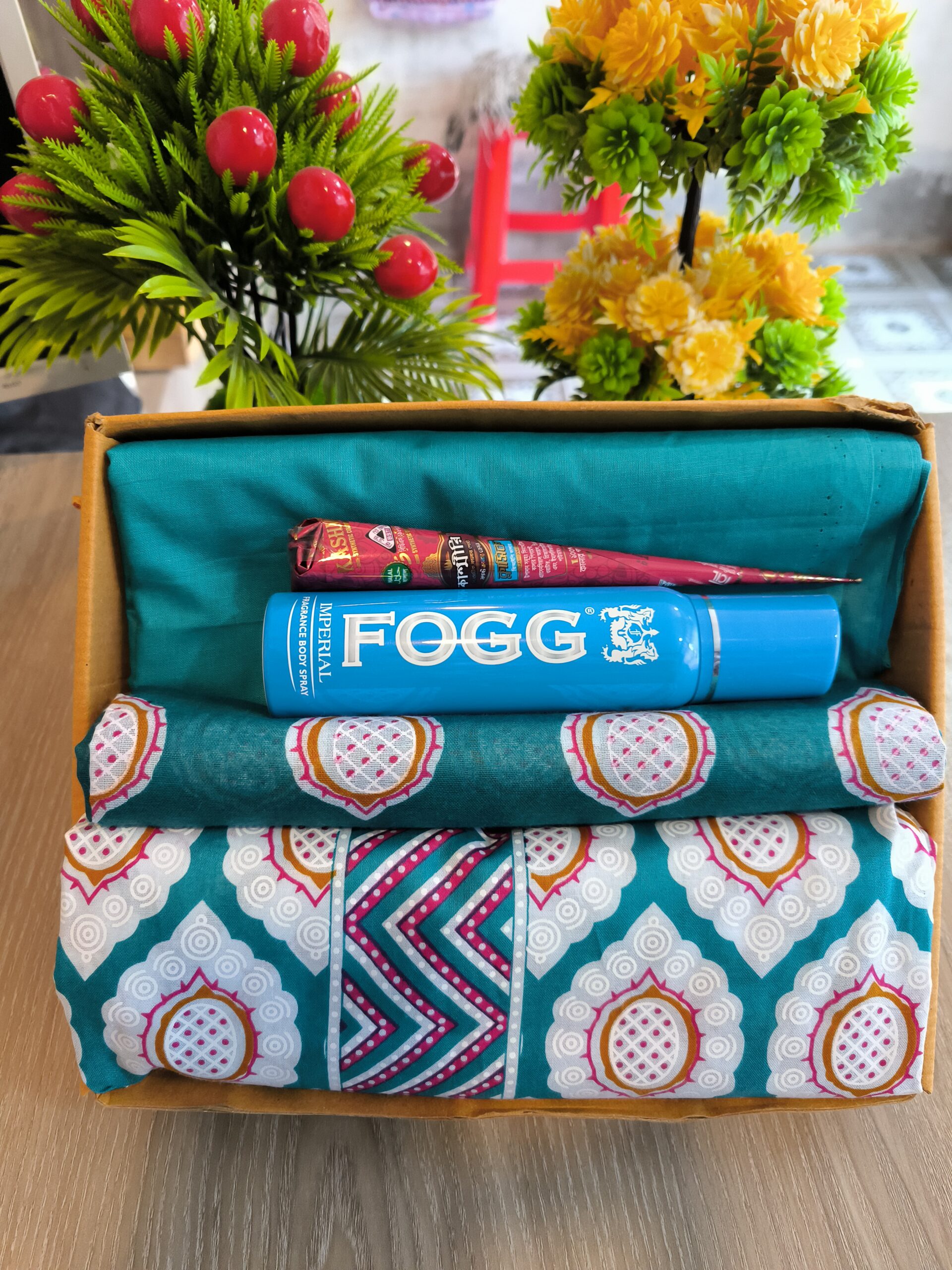 নারীদের জন্য ফ্যাশন কম্বো প্যাক – ডিজাইনার ওড়না, মেহেদি কোণ ও FOGG পারফিউম