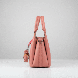 ফ্যাশনেবল লেডিস শোল্ডার ব্যাগ - ট্রেন্ডি উইমেন'স টোটে ব্যাগ উইথ সিলভার হার্ডওয়্যার (Fashionable Ladies Shoulder Bag - Trendy Women's Tote Bag with Silver Hardware)